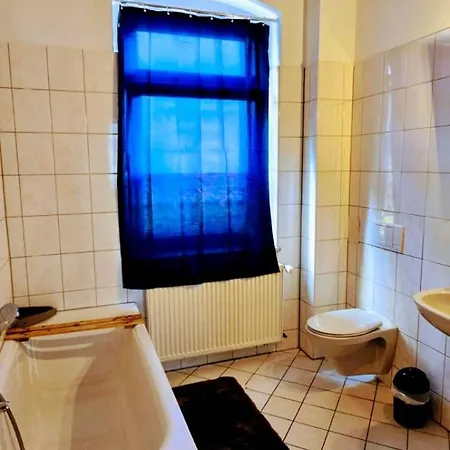 Cozy Spacious Near Halle Hbf W/ Ipad, Netflix & Wi-fi Homestay *