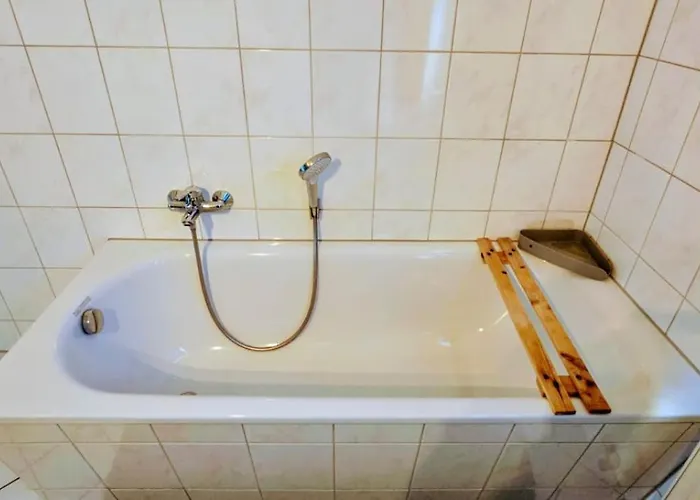 Cozy Spacious Near Halle Hbf With Free Wi-fi Pansiyon